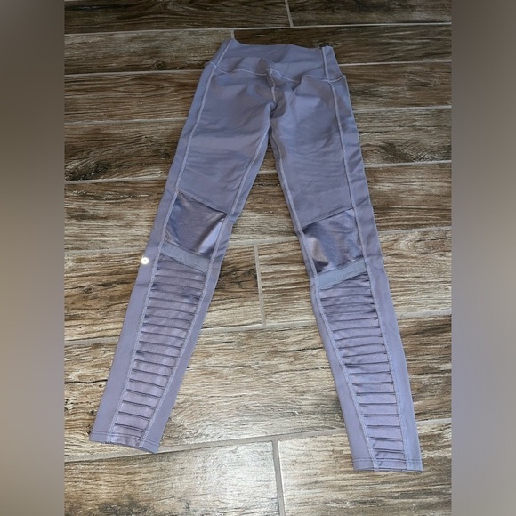 Alo Moto Leggings - Picture 2 of 4